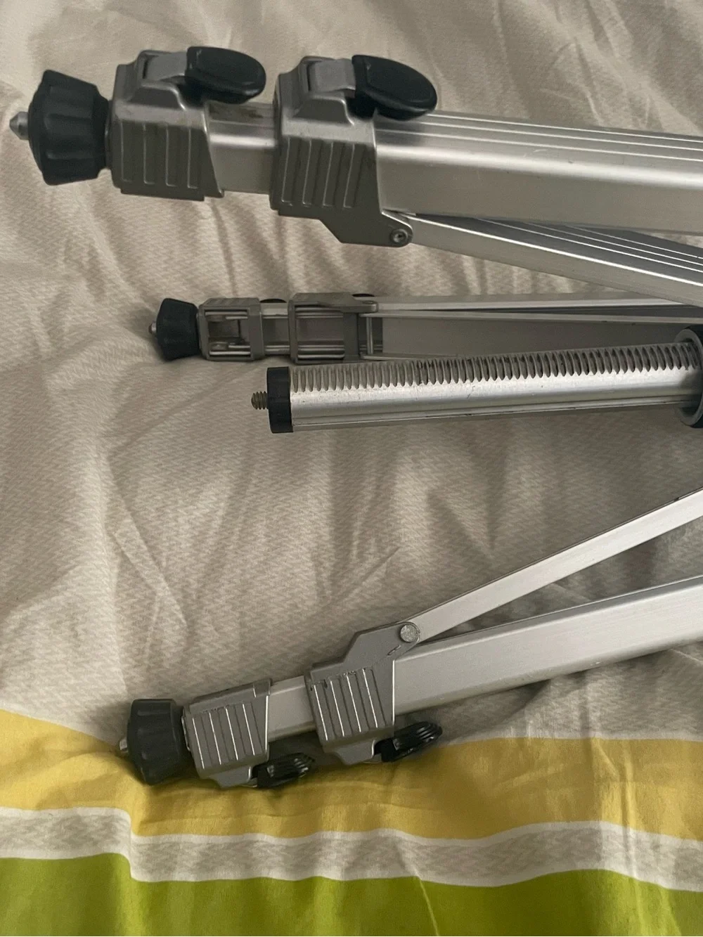 Velbon VGB-3C Aluminum Camera Tripod Pan/Tilt Head 55 in $45 OBO